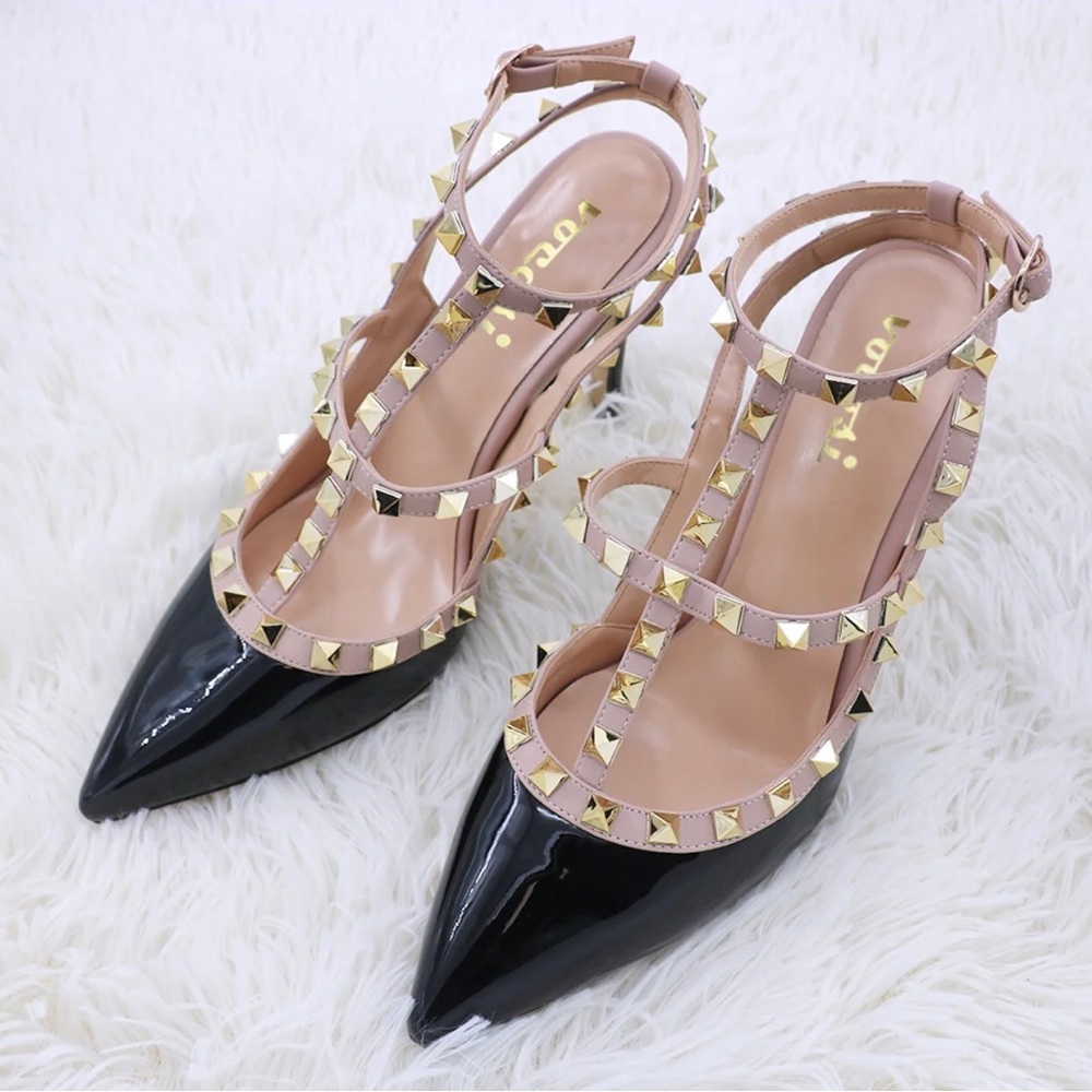 Vocosi Strappy heels with gold spikes (size 7.5) NWOT Black and Tan